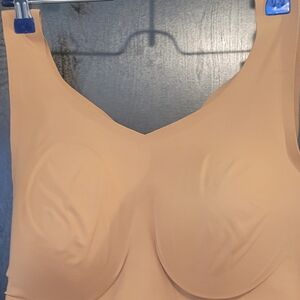 EVELYN & BOBBIE IYKYK! Seamless Wireless The Defy  Full-Coverage Bra Top in Nude